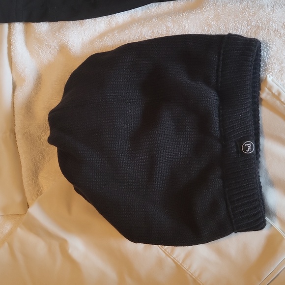 Beanie hat for ponytail - Picture 2 of 4